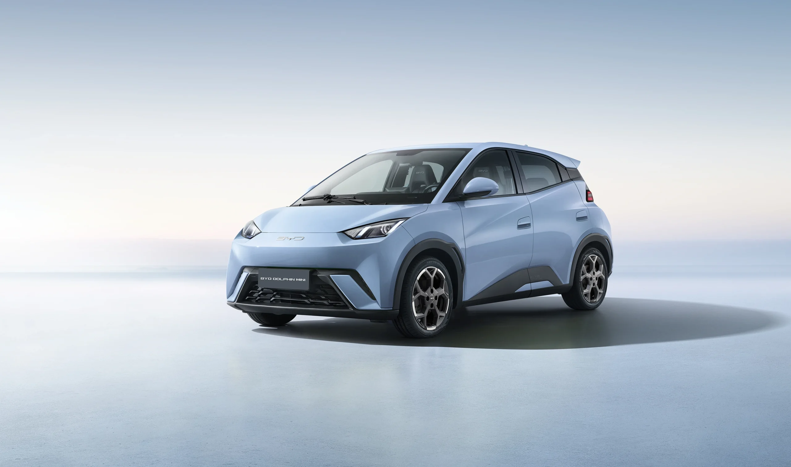 BYD bate recorde e supera 16 mil emplacamentos em março