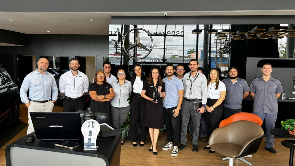 Mercedes-Benz Brasil conquista prêmio Mercado do Ano 2025 em competição global