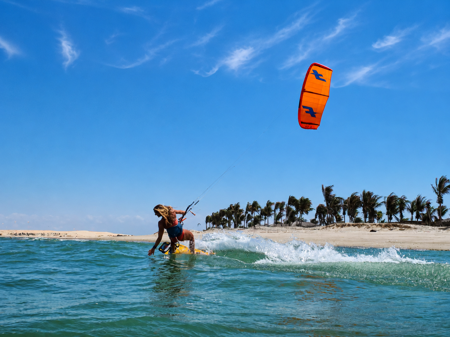 Rota das Falésias apresenta guia de kitesurf para promover o Ceará como destino internacional do esporte