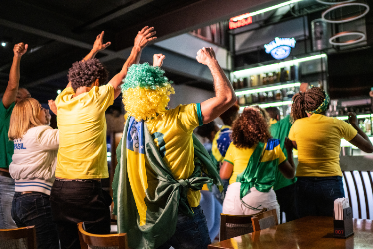 Bares e restaurantes apostam na Copa do Mundo para aumentar o faturamento