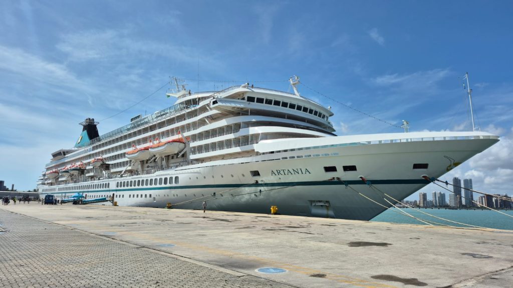 Fortaleza espera receber 14 mil turistas na temporada de cruzeiros 2026/2027