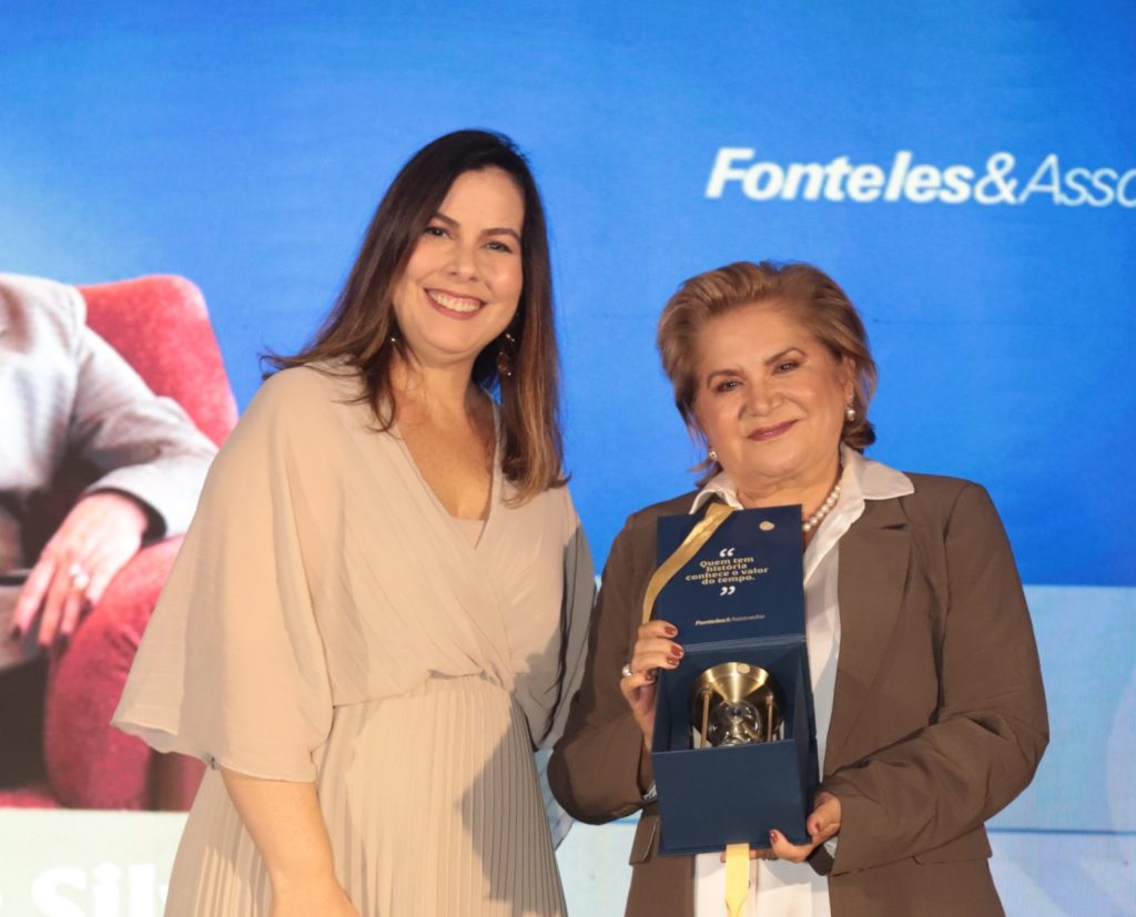 Dulce Silveira é homenageada nos 40 anos da Fonteles & Associados