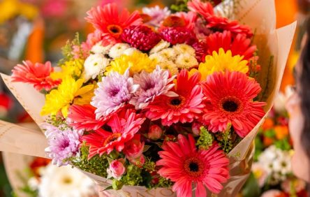 São Luiz reúne variedade de flores e itens presenteáveis para o Dia das Mães