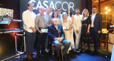 Na ocasião, foram entregues homenagens da CASACOR a empresários cearenses.