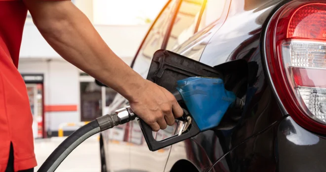 Gasolina com 35% de etanol entra em fase de testes; o que isso muda para os carros