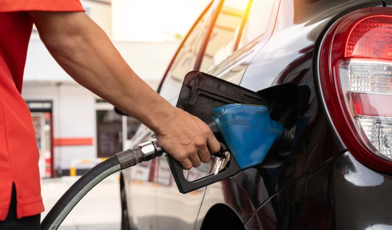 Gasolina com 35% de etanol entra em fase de testes; o que isso muda para os carros