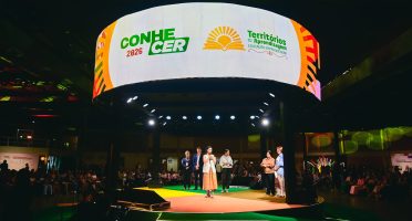 ConheCER 2026 tem início em Fortaleza reunindo educadores de todo o país