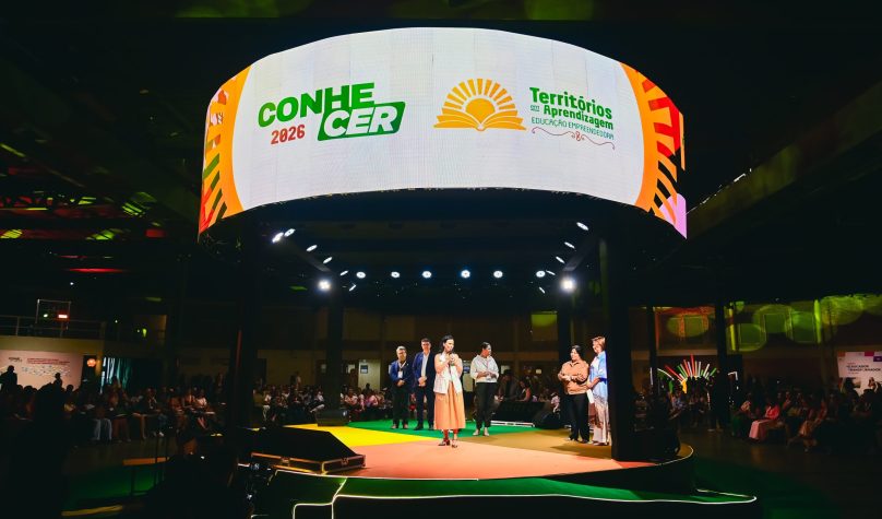 ConheCER 2026 tem início em Fortaleza reunindo educadores de todo o país