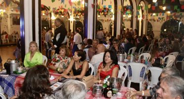 Ideal Clube realiza Arraiá da Alegria com ação beneficente em apoio à Fundação do Rim