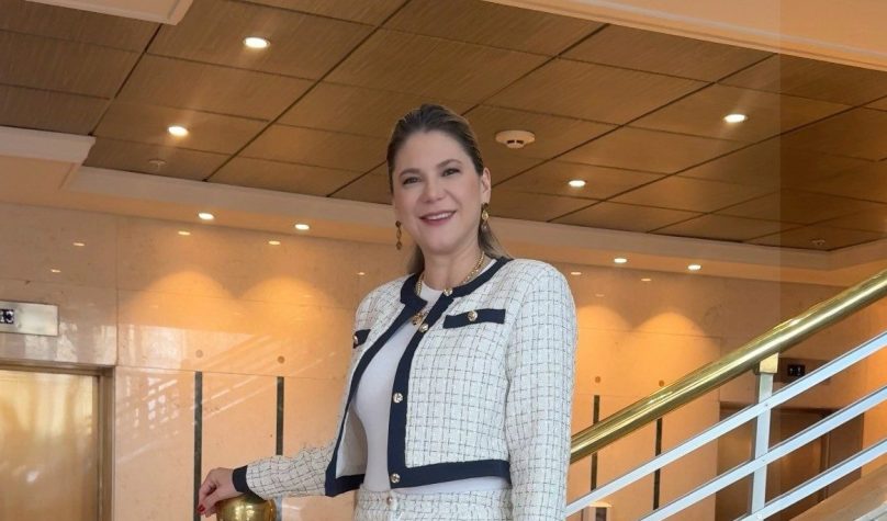 Karla Bessa participa de congresso internacional de medicina estética no Chile