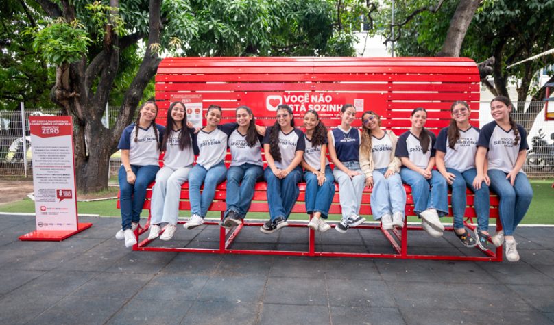 Banco Vermelho chega à Escola SESI de Maracanaú e reforça combate ao feminicídio