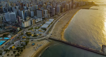 De vila de pescadores ao metro quadrado mais valorizado da cidade: a metamorfose urbana e imobiliária da Beira-Mar de Fortaleza