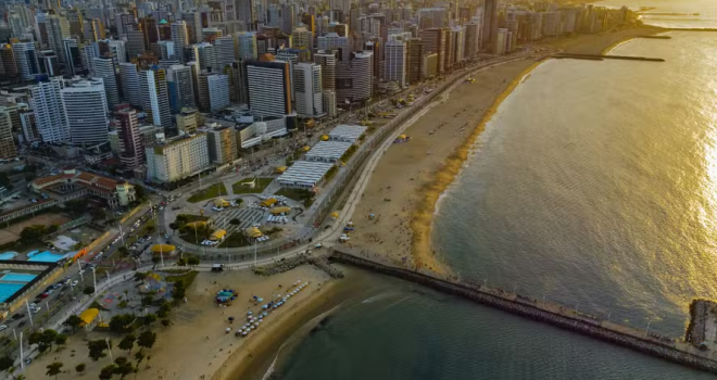 De vila de pescadores ao metro quadrado mais valorizado da cidade: a metamorfose urbana e imobiliária da Beira-Mar de Fortaleza