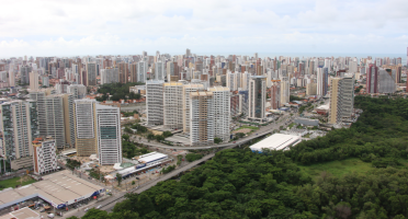 Em 2024, Fortaleza sediará cinco encontros do G-20, que reúne os países com as maiores economias do mundo. Os Estados-membros se encontram anualmente para discutir iniciativas econômicas, políticas e sociais através de diversas reuniões setoriais. Ao longo dos meses de junho, julho e outubro, a Capital receberá reuniões ministeriais e dos grupos de trabalho, formulando e debatendo políticas centrais para o planeta.

Dos dias 10 a 12 de junho, Fortaleza sediará a 3ª Reunião Técnica GT Arquitetura Financeira Internacional. Em julho, dos dias 22 a 26, haverá a 4ª Reunião Técnica e a Reunião Ministerial do GT de Empregos. Em outubro, a 4ª Reunião Técnica e a Reunião Ministerial do GT de Educação acontecem nos dias 28 a 30. Os encontros serão uma oportunidade de evidenciar ainda mais o potencial de Fortaleza se tornar uma cidade global nos próximos anos.

Leia mais em www.contextonoticias.com.br. Link na bio.

Foto: Kiko Silva/Prefeitura de Fortaleza