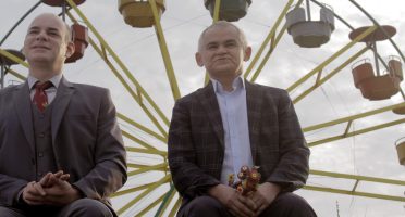 Ao lado de Marat Descartes, Gero protagoniza o filme, que é uma releitura de sua premiada peça. Foto: Divulgação.