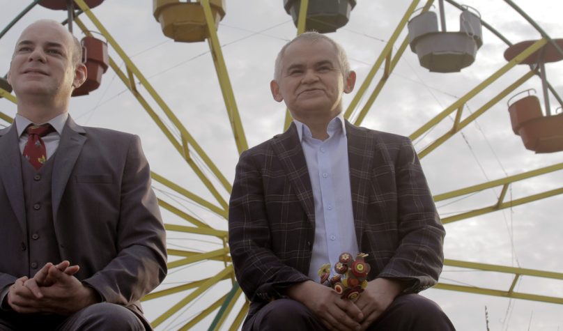 Ao lado de Marat Descartes, Gero protagoniza o filme, que é uma releitura de sua premiada peça. Foto: Divulgação.