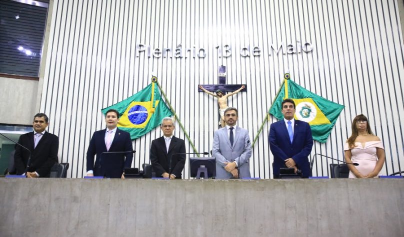 A homenagem aconteceu no Plenário 13 de Maio, na última terça-feira (05). Foto: Marcos Moura.