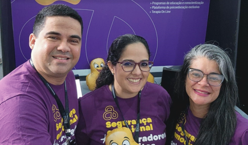 Aleks Mesquita, CEO e fundador da Amar.Elo, Juliana Gurgel, CMO, e Lorena Soares, psicóloga e COO, durante o Startup Summit 2022. Foto: Reprodução/Linkedin.