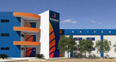 união da internet móvel por 5G com a banda larga por fibra ótica