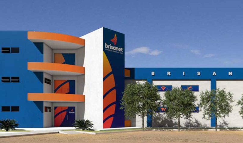 união da internet móvel por 5G com a banda larga por fibra ótica