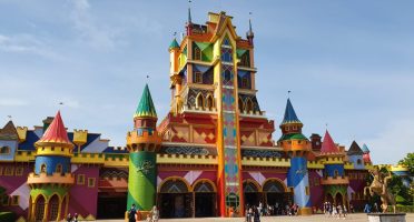 Com as férias escolares chegando, as famílias começam a planejar viagens com os pequenos. Foto: Divulgação/Beto Carrero World.