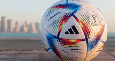 Nome da bola significa "jornada" em árabe. Foto: Divulgação/Adidas