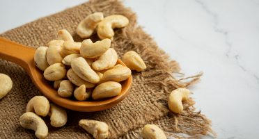 Em 2021, a produção de cocos e castanhas em Aquiraz acumulou US$ 41,8 mi em exportações. Foto: Freepik