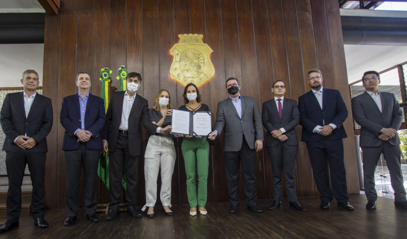 O ato finalizou o processo de aquisição de ações que eram da Gaspetro na Cegás. Foto: Tiago Stille/Gov do Ceará.