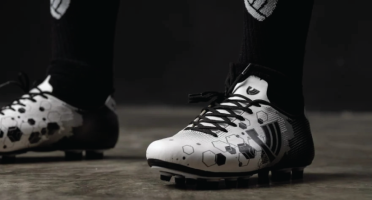 Em parceria com a marca BM9, as chuteiras são pioneiras no mercado. Foto: Divulgação/Ceará