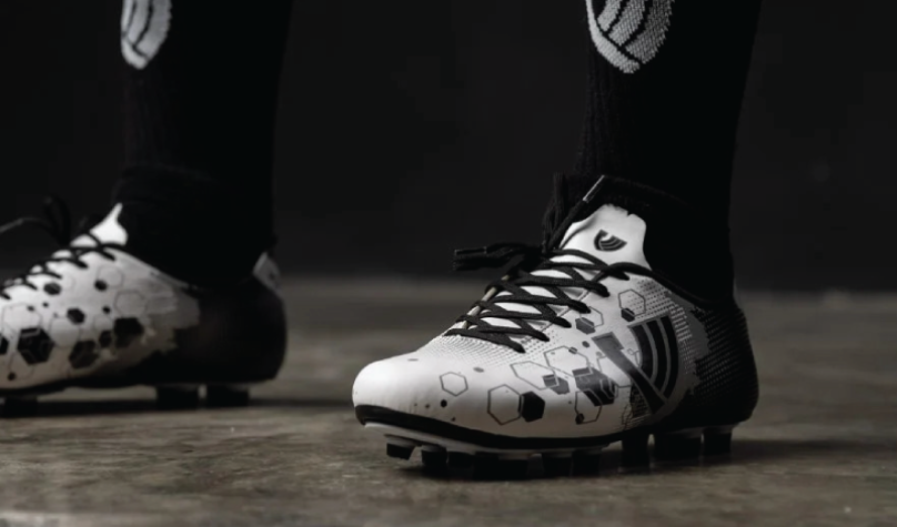 Em parceria com a marca BM9, as chuteiras são pioneiras no mercado. Foto: Divulgação/Ceará