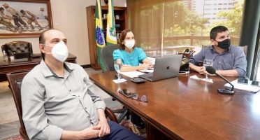 Segundo a governadora Izolda Cela, esse resultado se deve à eficácia da vacina. Foto: Carlos Gabaja/Gov do Ceará.