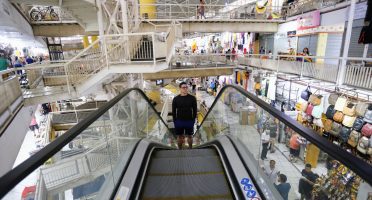 As escadas vão beneficiar os turistas e as mais de duas mil pessoas que trabalham lá. Fotos: Tatiana Fortes e Carlos Gibaja/Gov do Ceará.