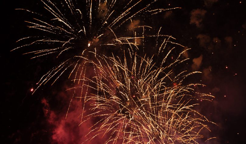 Em fevereiro, a Câmara Municipal aprovou lei que proíbe fogos que causem barulho.