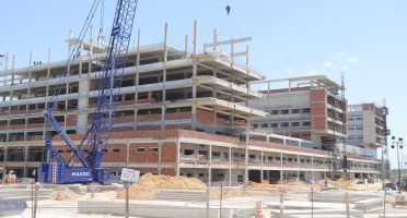 O complexo hospitalar unirá atendimento de alta complexidade ao ensino e pesquisa em saúde. Foto: Carlos Gibaja e Tiago Stille/Gov do Ceará.