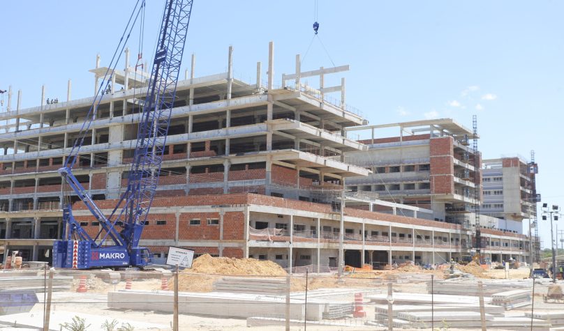 O complexo hospitalar unirá atendimento de alta complexidade ao ensino e pesquisa em saúde. Foto: Carlos Gibaja e Tiago Stille/Gov do Ceará.