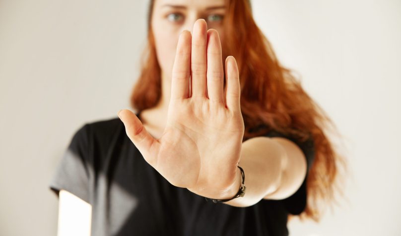 Alteração no estatuto dos servidores foi sancionada nesta quinta-feira (21) pela governadora Izolda Cela. Foto: Freepik.