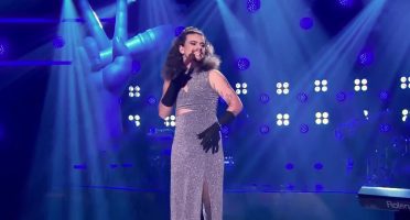 A artista do time Teló se apresentou na fase Remix com “Sweet Love”, de Anita Baker. Foto: Reprodução/Rede Globo.