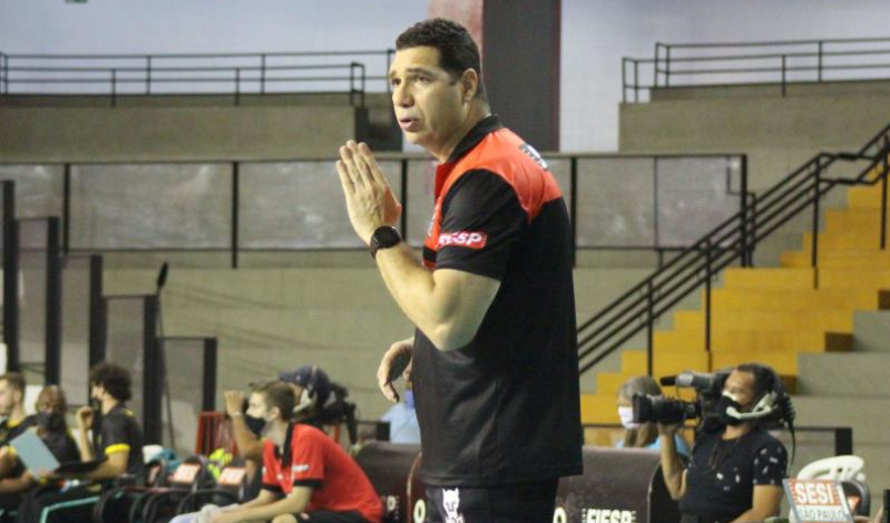 O treinador desembarca em Fortaleza no dia 29 de agosto para iniciar a preparação da equipe. Foto: Amanda Demétrio/SESI-SP.