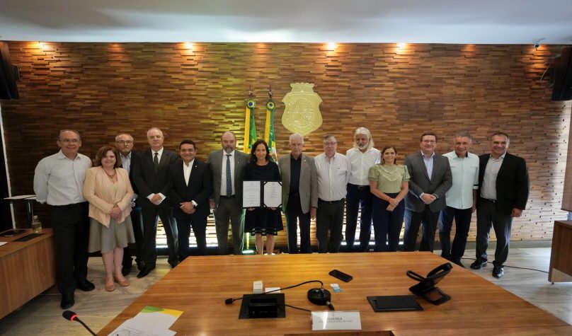 Governo assinou com mais duas empresas para a produção de energia eólica e hidrogênio verde no Pecém. Fotos: Carlos Gibaja/Gov do Ceará.