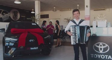 Novo jingle comemorativo foi feito na voz do cantor e sanfoneiro Waldonys. Foto: Reprodução.