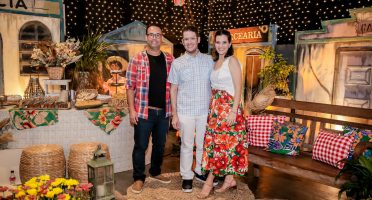 Raphael Joca (La Casa), Marcelo Rocha e Raquel Aderaldo (Elo) assinam a produção da festa.