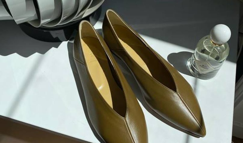 Na interseção entre estilo e conforto, o sapato se mostra uma opção certeira. Foto: Reprodução/Instagram @stephaniezwicky