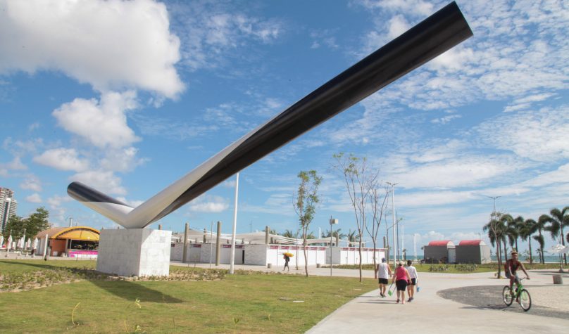 Inaugurado originalmente em 1978, o "Interceptor Oceânico" é um ícone da paisagem da capital. Fotos: Alex Costa.
