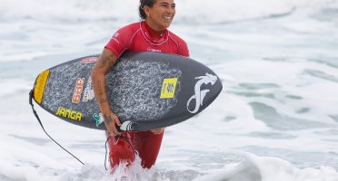 A cearense Silvana Lima avançou para a 2ª fase da etapa de Ubatuba e já garantiu o título. Foto: Daniel Smorito/WSL.