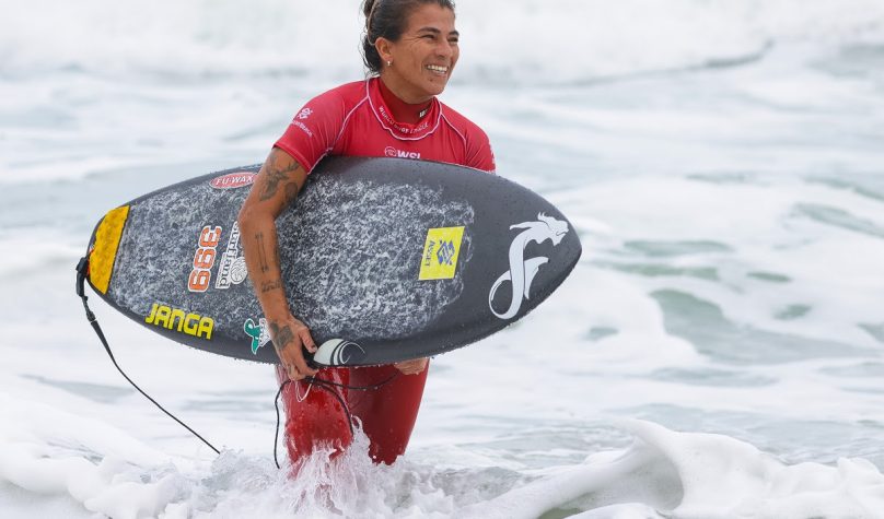 A cearense Silvana Lima avançou para a 2ª fase da etapa de Ubatuba e já garantiu o título. Foto: Daniel Smorito/WSL.