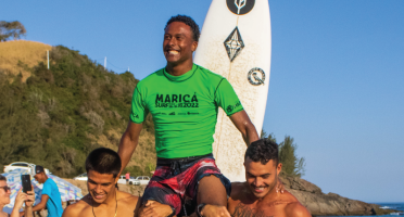 Cauã Costa é campeão masculino e Silvana Lima fica em 2º lugar nas ondas de Ponta Negra. Fotos: Gleyson Silva.