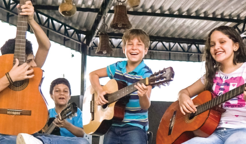 Considerada de utilidade pública pela Câmara de Aquiraz, a entidade caminha para os 40 anos de atuação. (Fotos: Reprodução/Instagram)
