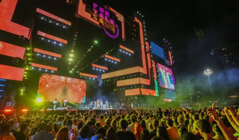 Após pausa de dois anos por conta da pandemia, tradicional festa reuniu grande público na Praia de Iracema. Foto: Rodrigo Carvalho.