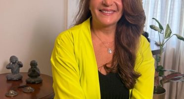 Quando cuidar do outro vira esquecer de si mesma, psicóloga Trícia Moreira explica os limites entre cuidado e anulação