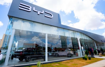 inauguracao-da-loja-byd-carmais-da-rogaciano-leite-15 (2).jpg